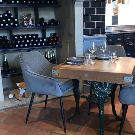 Oda ve Kahvaltı The Curious Fox Skipton