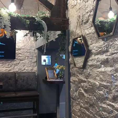 The Curious Fox 5* Skipton